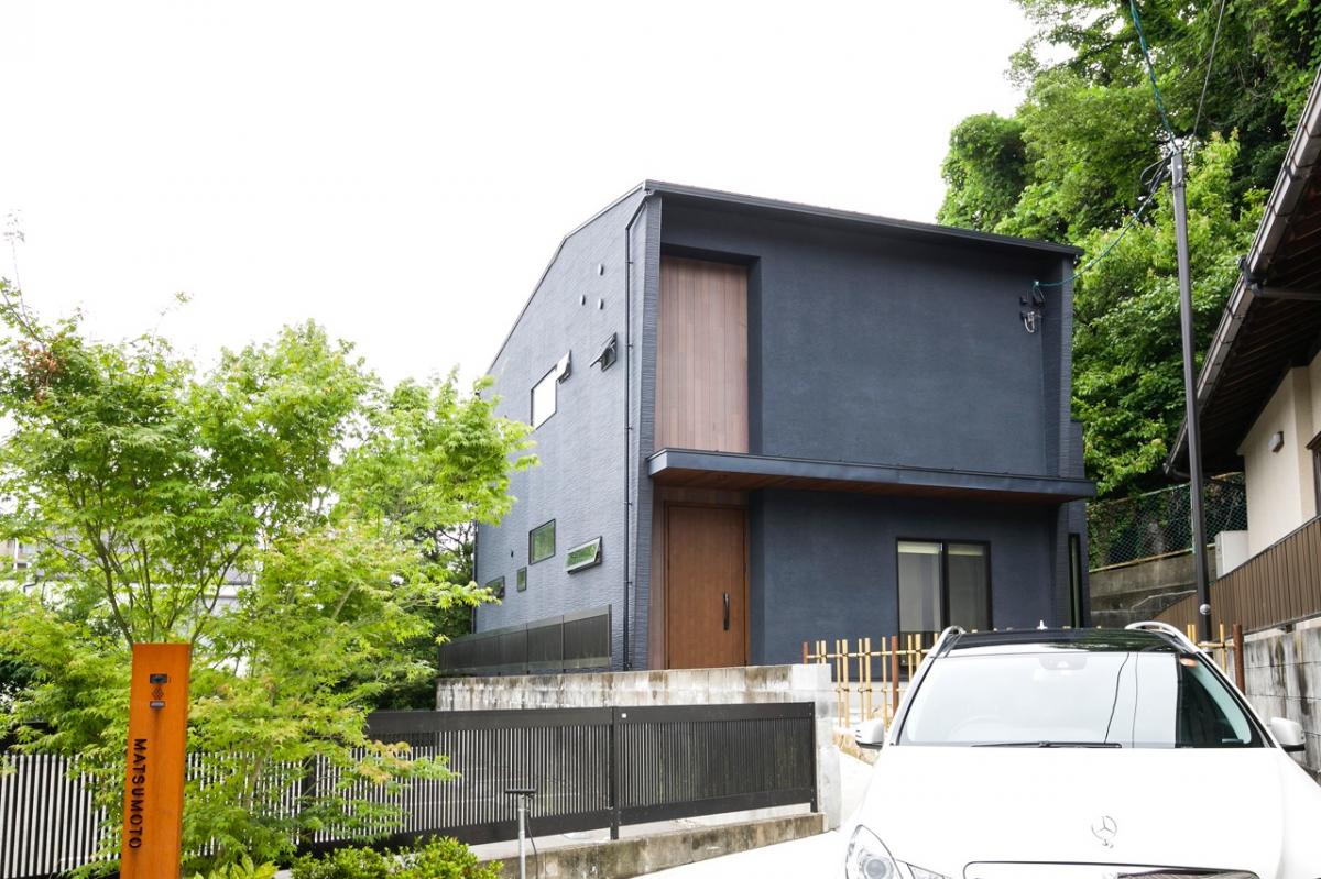 お気に入りの家具が溶け込む新たな住まい